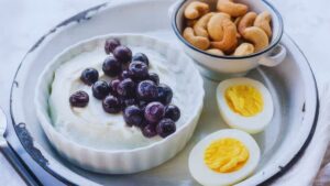 EGGS, TOFU, SMOOTHIE, OATS, CHERRY, NUTS, COTTAGE CHEESE, PROTEIN