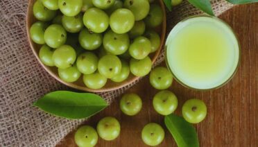 Gooseberry, Allergy, Amla, Risk, Side Effects