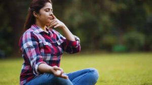 breathing techniques for heart health, improve HRV naturally, slow breathing benefits, Anulom Vilom steps, Bhramari pranayama benefits, box breathing method, how to lower blood pressure naturally, breathwork for stress relief, vagus nerve breathing exercises, yoga breathing for beginners.