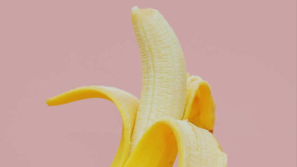 potassium benefits, potassium rich foods, importance of potassium, potassium for heart health, potassium and blood pressure, foods high in potassium, how to get more potassium, potassium for muscle function, electrolyte balance, potassium deficiency symptoms.