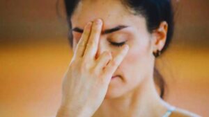 breathing techniques for heart health, improve HRV naturally, slow breathing benefits, Anulom Vilom steps, Bhramari pranayama benefits, box breathing method, how to lower blood pressure naturally, breathwork for stress relief, vagus nerve breathing exercises, yoga breathing for beginners.