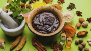 Hair Regrowth, Bhringraj, Neem, Curry Leaf, Ama, Coconut, Brahmi, Fenugreek, Ayurveda