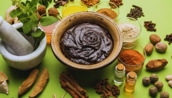 Hair Regrowth, Bhringraj, Neem, Curry Leaf, Ama, Coconut, Brahmi, Fenugreek, Ayurveda