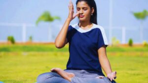 breathing techniques for heart health, improve HRV naturally, slow breathing benefits, Anulom Vilom steps, Bhramari pranayama benefits, box breathing method, how to lower blood pressure naturally, breathwork for stress relief, vagus nerve breathing exercises, yoga breathing for beginners.