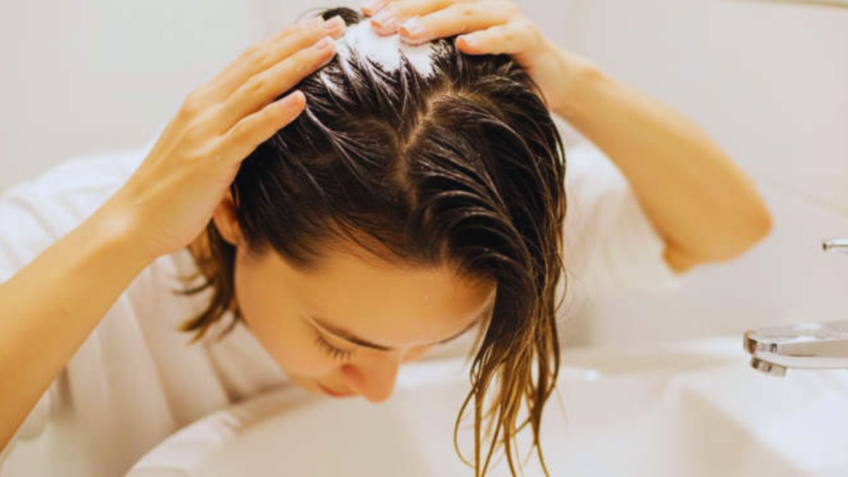 dandruff home remedies, natural dandruff treatment, how to remove dandruff naturally, dandruff cure at home, scalp health tips, lemon juice for dandruff, coconut oil for dandruff, aloe vera for scalp, baking soda dandruff remedy, apple cider vinegar for hair, fenugreek for dandruff, yogurt hair mask, neem leaves for dandruff, itchy scalp remedies, dry scalp treatment, natural hair care tips, antifungal hair remedies, dandruff control methods, home remedies for itchy scalp, natural scalp treatment, dandruff removal tips