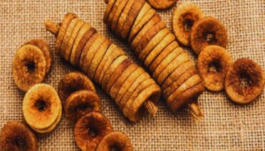 anjeer benefits, figs health benefits, anjeer for digestion, anjeer for skin, anjeer for heart health, figs for bones, anjeer nutrition, dried figs benefits, figs for weight loss, anjeer Ayurveda, how to eat anjeer, soaked anjeer benefits, anjeer for diabetes, anjeer for fertility, anjeer antioxidants, figs detox benefits, figs for immunity, figs for constipation, anjeer calories, anjeer for bone health, figs for glowing skin, figs diet benefits, anjeer in Ayurveda, healthy superfoods India, dried figs nutrition, best time to eat anjeer