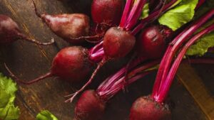 beetroot benefits, beetroot for skin, beetroot for hair, chukandar beauty uses, natural glow, beetroot face mask, beetroot hair growth, beetroot juice for beauty, home remedies for glowing skin