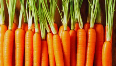 benefits of eating carrots in winter, carrots during winter, winter vegetables for immunity, carrot health benefits, carrots for skin and hair, carrots for immunity, vitamin A rich foods, beta carotene benefits, carrots for eyesight, winter diet tips, healthy winter foods, carrots for digestion, carrot nutrition, root vegetables in winter, immune boosting foods winter