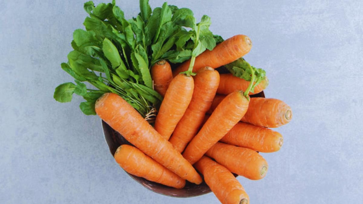 benefits of eating carrots in winter, carrots during winter, winter vegetables for immunity, carrot health benefits, carrots for skin and hair, carrots for immunity, vitamin A rich foods, beta carotene benefits, carrots for eyesight, winter diet tips, healthy winter foods, carrots for digestion, carrot nutrition, root vegetables in winter, immune boosting foods winter